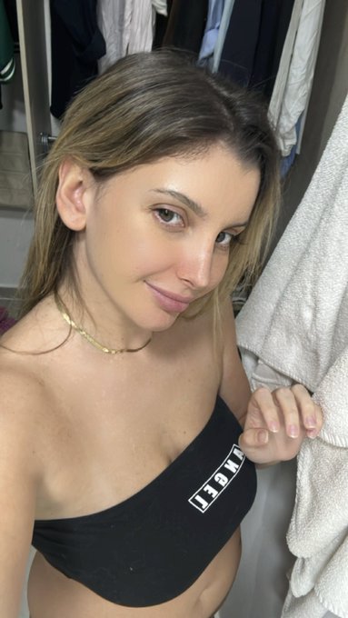 🤍🖤 https://t.co/TJl00kdFb8