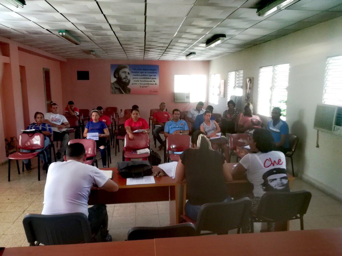 StgoUjc's tweet photo. Se realiza en el Comité Provincial de la #UJC en #SantiagoDeCuba, Reunión de Trabajo con los Primeros Secretarios de los Comité Municipales y Distritales.

#JuntarYVencer, #MejorEsPosible https://t.co/oVjyM9nauP
