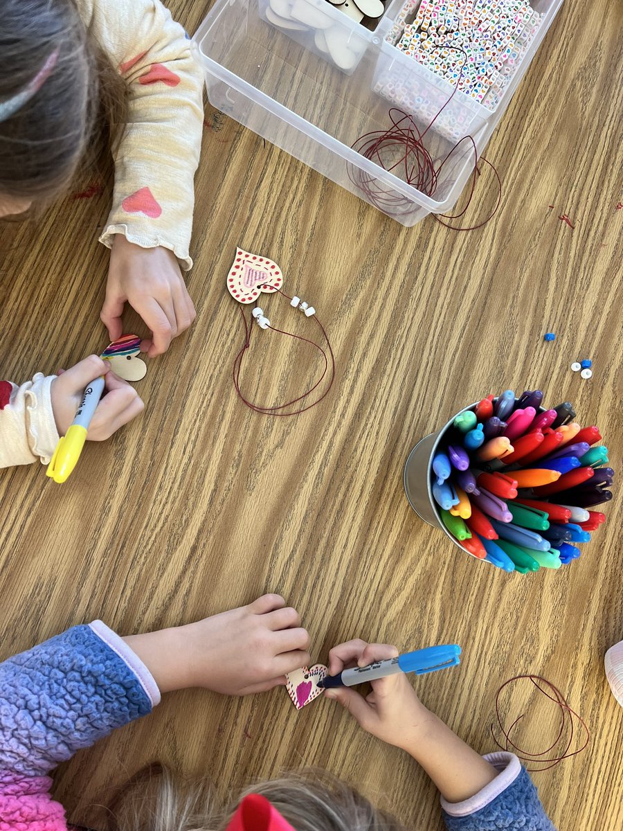 Wolfman1st's tweet photo. Valentine’s Day fun in kindergarten! Exchanging valentines, decorating necklaces, math games, and BINGO❣️ https://t.co/9UIuxu2lCE