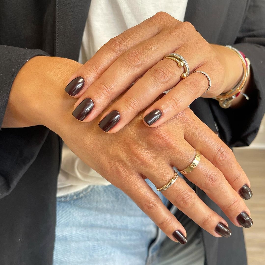 After Valentines Day... it's time for a nail art detox! 'Black Cherry Chutney' is the perfect transitional black-red with a hint of sweetness 🍒 @zenz_naildesign #vampynails #darknails #rednails #burgundynails