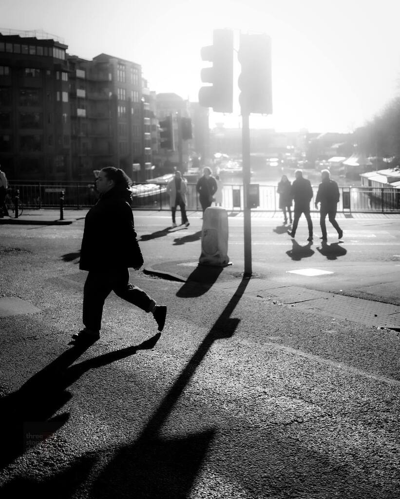 Spent this afternoon watching Dylan Thomas’ Under Milk Wood on @nationaltheatreathome and it was invigorating: the sort of work that makes me want to write. If you get the chance, do watch it.
.
📸 Fujifilm X-T3 & 23mm f/2
📍 Baldwin Street
.
#blackand… instagr.am/p/CosPMzboawo/