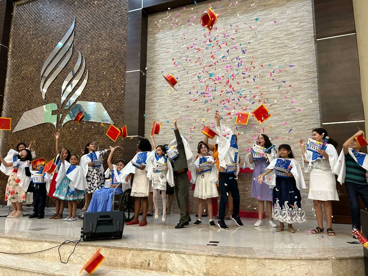 iasd's tweet photo. Os "mini" 🧒👦estudantes da Bíblia lá em Manaus estão muito felizes por concluir a sua primeira classe bíblica. Confira o que eles disseram no link 👇 https://t.co/BQD8JHmykn https://t.co/49akXcl8bl