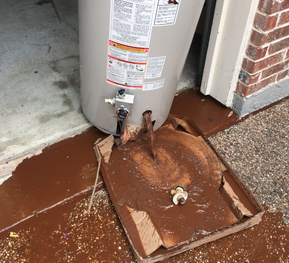 legacyplumbing's tweet photo. If you're seeing discolored water coming from your faucets, it may mean your water heater needs service or replacement. Legacy Plumbing can help Texas residents with both. #plumbing #LegacyPlumbingTX https://t.co/ClUf98LZ1O https://t.co/nrqGUfz640
