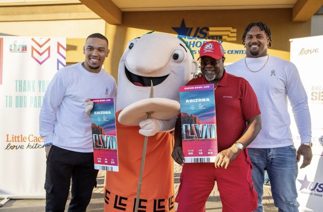 Lions wide receiver Amon-Ra St. Brown spent part of Super Bowl week serving Little Caesars pizza to veterans in Arizona. 

He said he got to present a vet with two Super Bowl tickets, and a $75,000 donation to U.S. Vets Phoenix. (via <a href="/amonra_stbrown/">Amon-Ra</a>)
