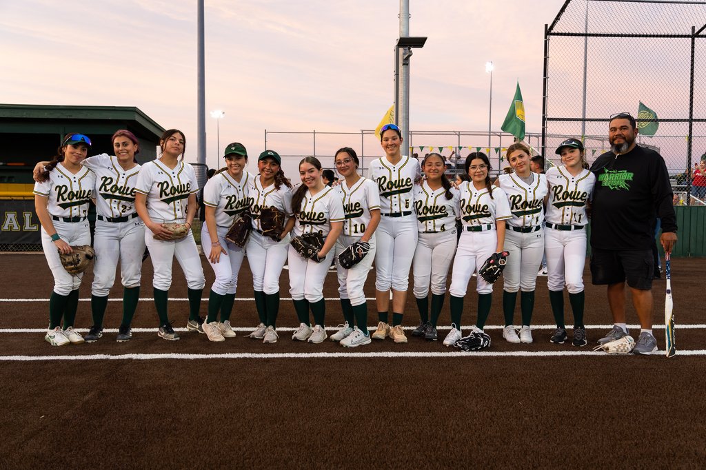 McAllenISD's tweet photo. Last night, a Ribbon Cutting Ceremony was held for Rowe High School's new Softball turf. Special thanks to McAllen ISD Board President, Tony Forina, for coming out to show his Warrior Pride!
#McAllenISD #NikkiRowe #DistrictOfChampions https://t.co/wzIRmI7mkq