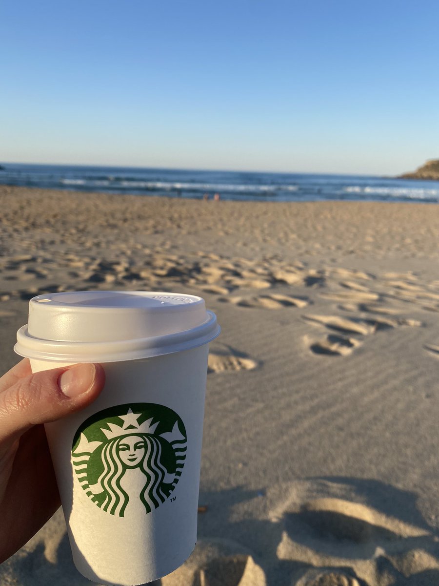 andreuurii's tweet photo. Café, playa y sol https://t.co/Sw1NSJ9vli