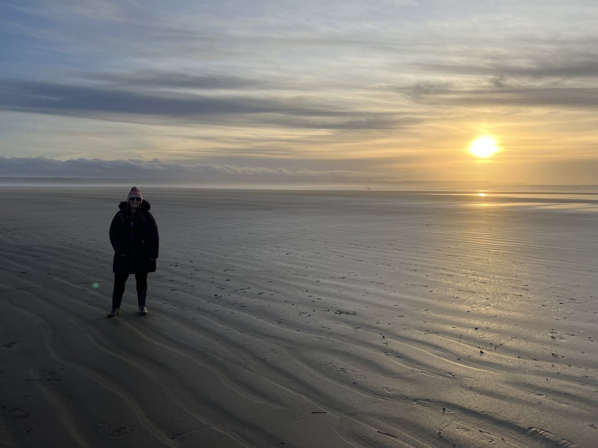 Ron_ejuleff's tweet photo. Epic walk along #SauntonSandsBeach an hour and a half one way and we still didnโt make it 2 #CrowPoint! Had 2 turn back as it would of been dark! #Croyde #Braunton #Devon ๐ณ๐ณ๐๐ป https://t.co/vywSG7o9Bh