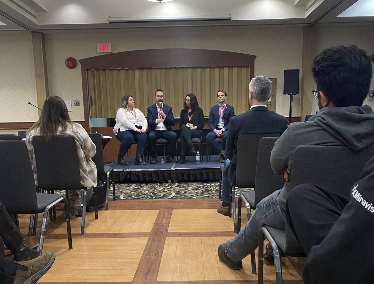 Great insights being shared as part of the agriculture policy panel discussion here at #CropConnect23, featuring @KAP_Manitoba’s @MahoneyBrenna, @GrainGrowers’s Branden Leslie, @ccga_ca’s Janelle Whitley and @pulsecanada’s Greg Northey. #cdnag