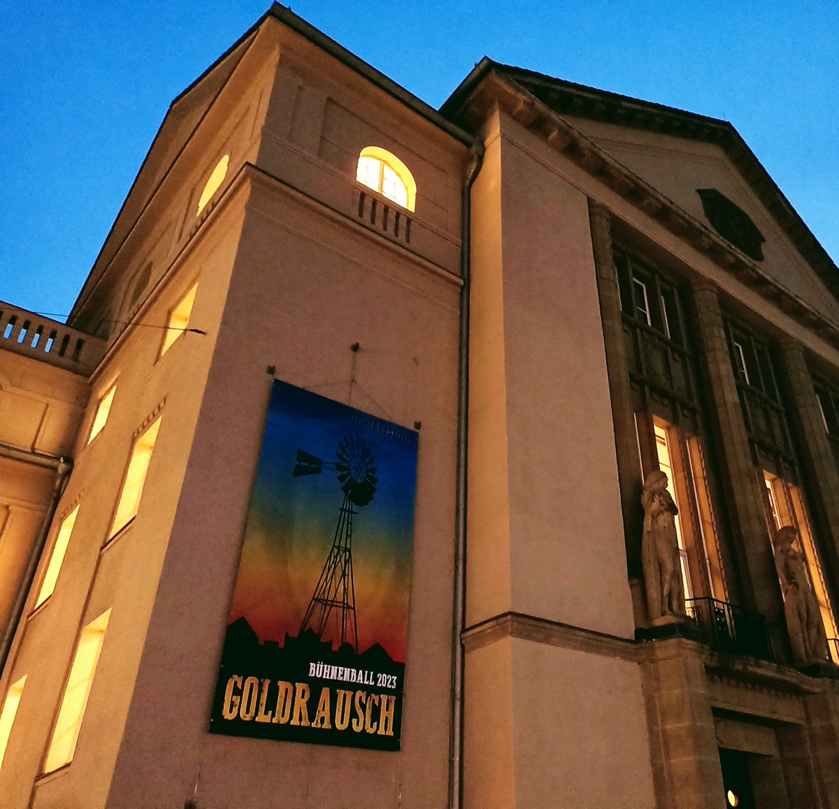 Friends, colleagues &amp; neighbors, the countdown to <a href="/theaterhagen/">theaterhagen</a>'s Bühnenball 2023 (GOLDRAUSCH) is underway! At this very moment the first orchestra/band rehearsals are happening. We've got a great show &amp; party for you prepared. Can't wait 2 see U (&amp; your costumes) here in 2 days!