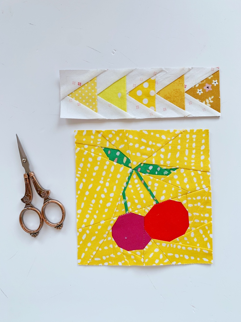 Fruity quilts....
Flying geese match fruits quilt block...
.
joejuneandmae.com/store/p440/Fly…
.
#joejuneandmae #flyinggeese #quiltblockpattern #quiltpattern