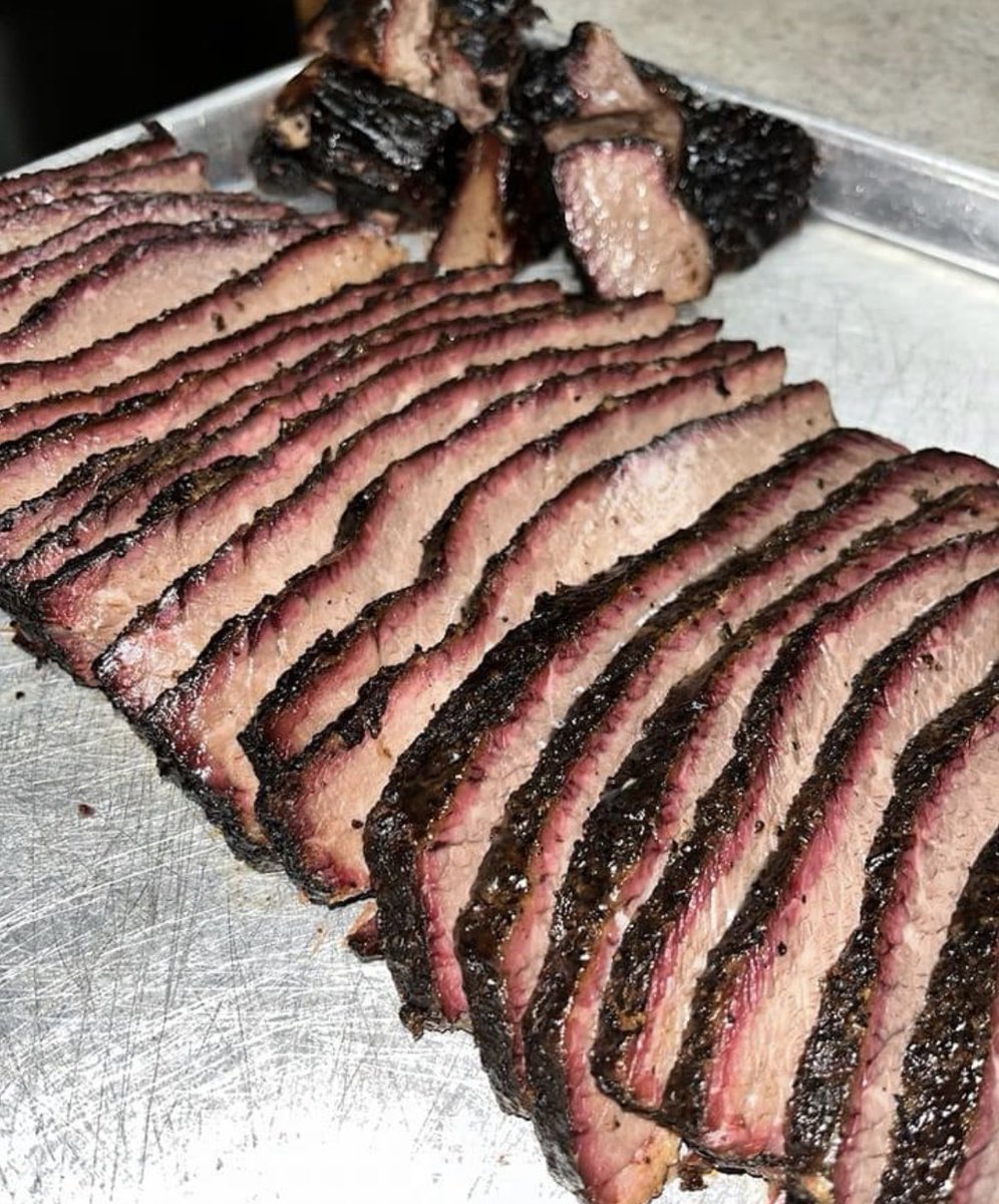RichOToole's tweet photo. Houston BBQ Rap be like… 

“I got 25 slices on the dresser, yes sir” https://t.co/J2tP8EV65y