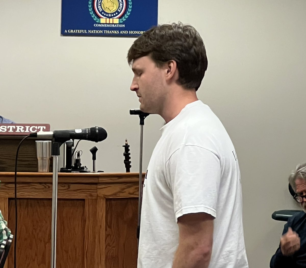 MSFarmBureau's tweet photo. “All these people feel hopeless. Anytime it rains for weeks at a time, I have nightmares. Are we going to make it this year? This problem is a great injustice, not just environmentally but in terms of human rights. We don’t deserve this.”
~Luke Richards
#finishthepumps https://t.co/673zCuq5y9