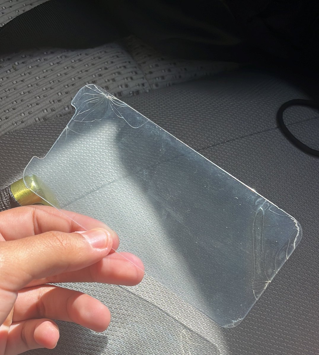 No one on Twitter "Just a friendly reminder to get a new screen protector"