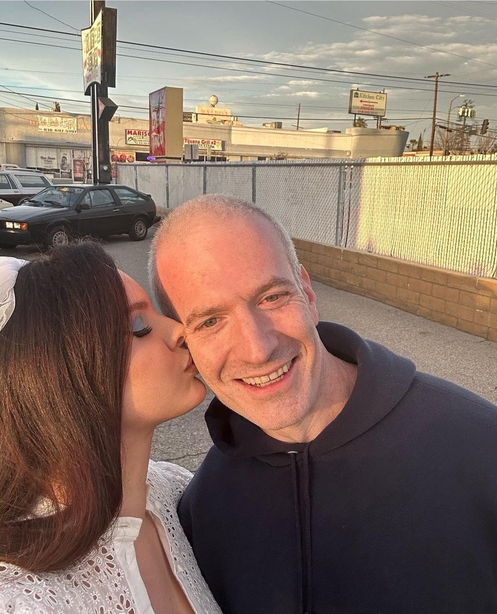 Lana Del Rey &amp; her long term boyfriend have announced they secretly married on Valentines Day 🤍