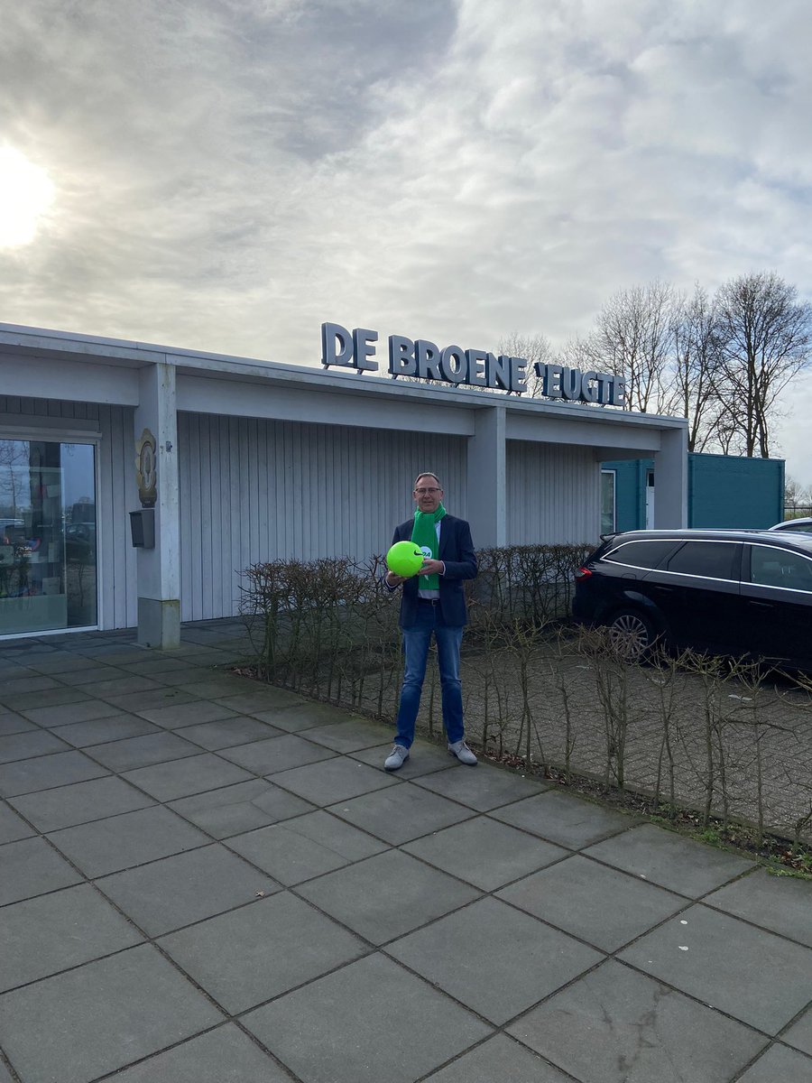 Vorige week de verkiezingscampagne letterlijk afgetrapt. Een mooie start want sport en bewegen is van groot maatschappelijk belang. Iedereen moet mee kunnen doen met aandacht voor grote en kleine sporten #CDAOverijssel #ps23 #Overijsselssportenbeweegakkoord