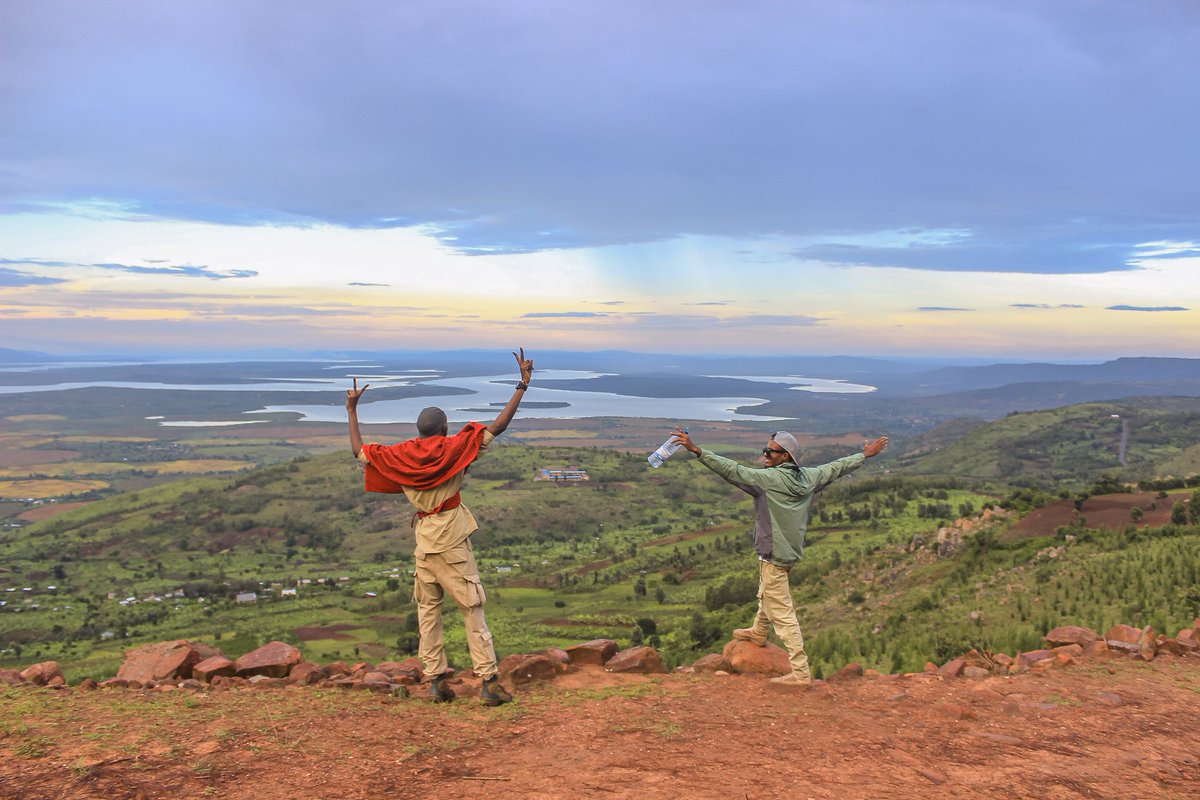 brightbahat's tweet photo. You don't know Rwanda until you visit this place π π·πΌ
This is @KireheDistrict
#chainedrockymountains & #chainedlakes
Plan to visit this place with us .at akagerabrighttours@gmail.com
@VisitKirehe @RwandaEast @RDBrwanda @rangira @NzirabatinyaMo4 @cakamanzi https://t.co/KTMjASKdEJ