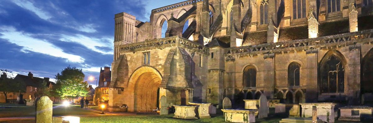 Anothergreen's tweet image. Well instead of flying for a half term break, we are going to Malmesbury tomorrow. More low carbon Wiltshire fun. #flyless discovermalmesbury.life