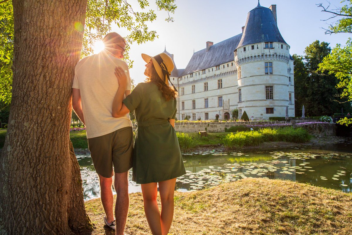 Touraine_ADT's tweet photo. 📺❤️
Rendez-vous ce soir à 21h10 sur #France3 pour un numéro inédit de Secrets d'#Histoire : "L'#amour fou d'Auguste Rodin et Camille Claudel au château de l'#Islette !
(c) Whoisreno https://t.co/KRxgzmUjYP