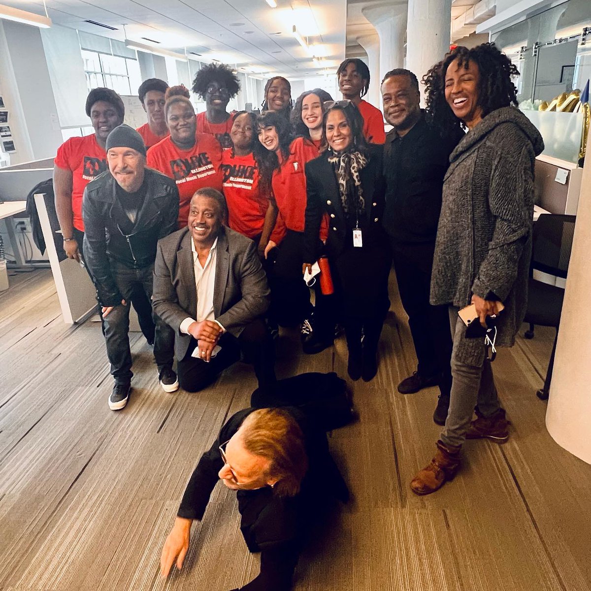 #Ellingtonarts students are always learning the rules of the industry inside & outside the classroom. On Monday, our Vocal Music Concert Choir visited NPR to sing alongside Bono, the lead singer of @U2 for @NPR's Tiny Desk Series! Stay tuned for the Tiny Desk video coming soon!