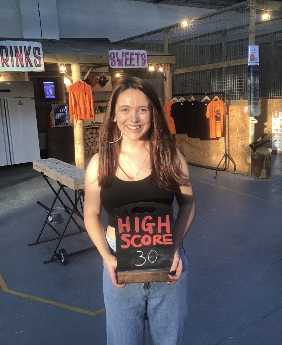 timber_jacks's tweet image. Half way through the week and everyone is killing it so far🔥 #HumpDay #AxeThrowing #ActivityIdea #AxeThrowing #Axes