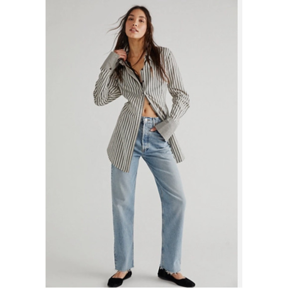 JennyNutter's tweet photo. So good I had to share! Check out all the items I'm loving on @Poshmarkapp #poshmark #fashion #style #shopmycloset #rebeccaminkoff #agolde #autumncashmere: https://t.co/5AkkGqPhJ4 https://t.co/EGhEV6Kf0y