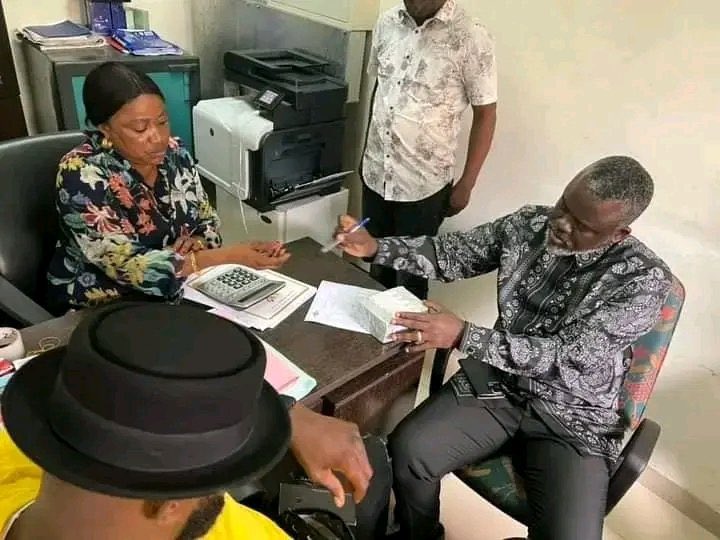 BokulakaLulu_'s tweet photo. Des milliers de Congolais déplacés vivant dans des conditions inhumaines, mais le gouvernement n’a aucune honte pour confirmer son mépris en donnant 100 000$ à un boxeur professionnel qui a des contrats où le fisc congolais ne bénéficie en rien ! 

MERCI 🙏🏾 https://t.co/B1kIlOd5sQ