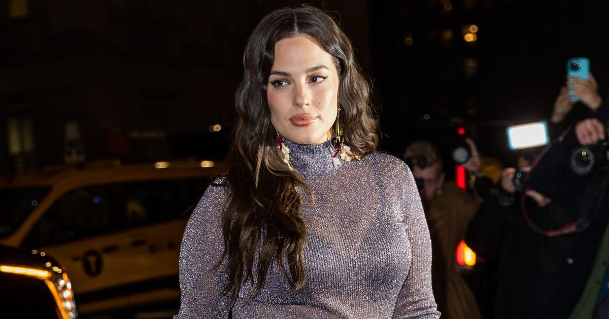 Madame Figaro on Twitter "Un an après son accouchement, Ashley Graham empoigne la peau de son