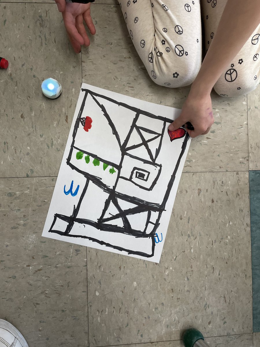 lorijonescbe's tweet photo. Inspired by our novel study of ‘The Wild Robot,’ we are experimenting with ozobots to tell stories. https://t.co/cuT6ibrmrZ
