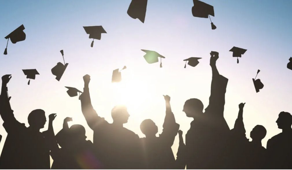 erin-brown-on-twitter-attention-seniors-i-am-excited-to-announce