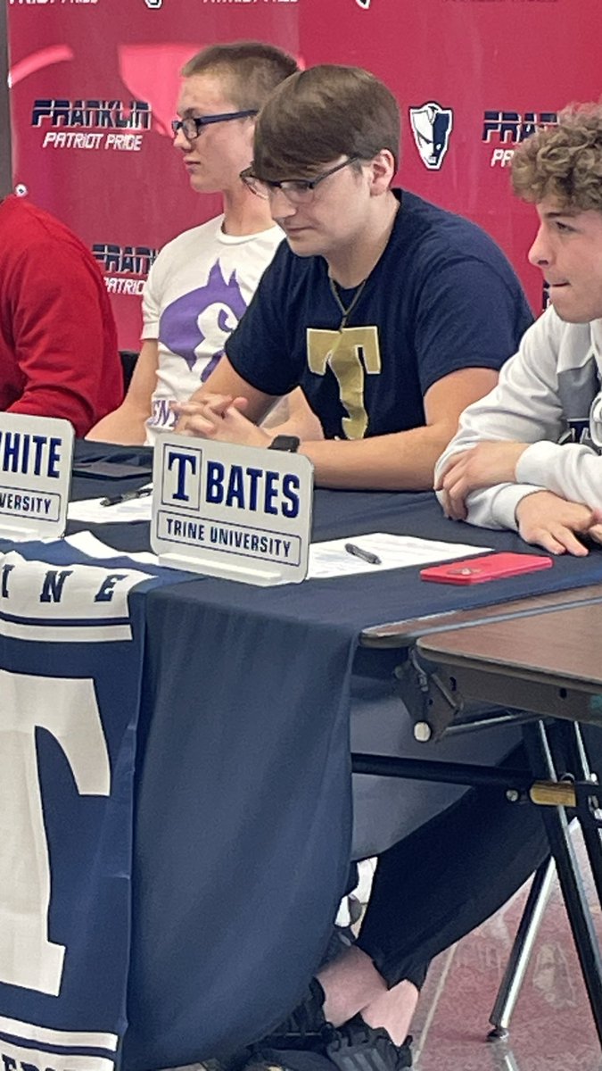 Congratulations Sam White on signing today to play football at Trine University. I’m very proud of this young man. #patriotpride <a href="/fhspatriots/">Franklin High School</a> <a href="/FranklinMADE_AD/">Livonia Franklin Athletics</a>