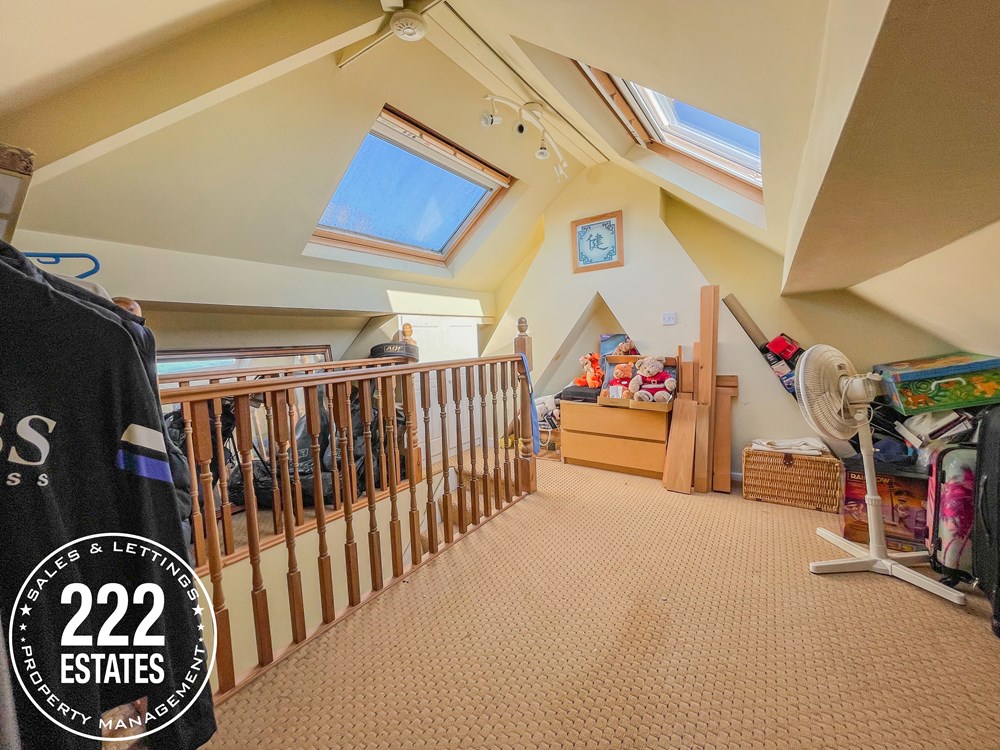 222Ltd's tweet photo. Highly Desirable Area, Large extended Semi-detached House, Forever home, Extra large Conservatory, Low maintenance rear garden, Extra large Garage / Man cave, Modern kitchen and bathroom, Off Road Driveway Parking, Close to local park https://t.co/djpu2FWWMy