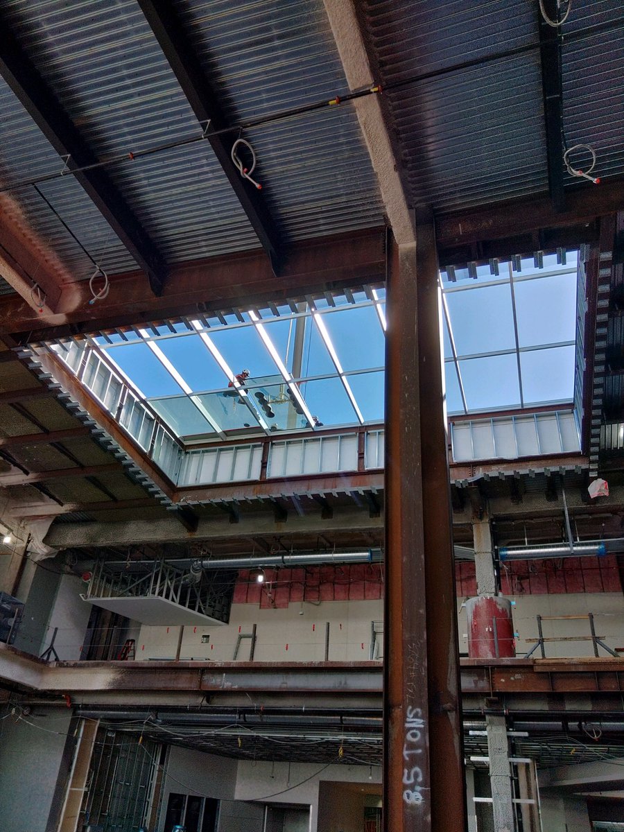 nikkigee151's tweet image. Building America One Day @ A Time @DC16IUPAT @BartPantoja @madisondc16  #unionglazier #local718