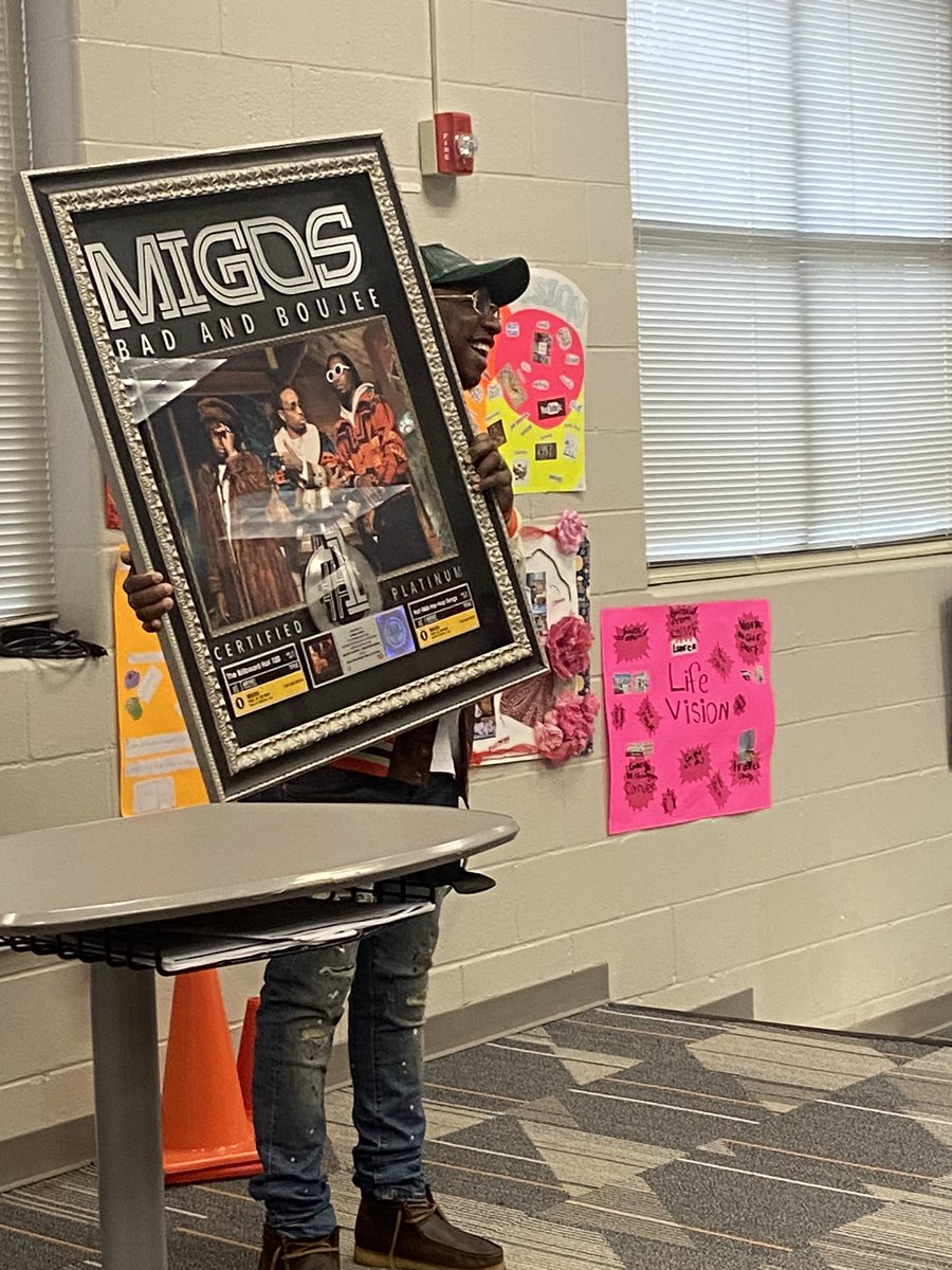 kelsedwards1016's tweet photo. Some highlights from Career Day! π Our scholars had a great time! #CCMW @apsupdate @AP_Ayers_PES @principaltford @APSPerkerson https://t.co/ZTucEQn1mt