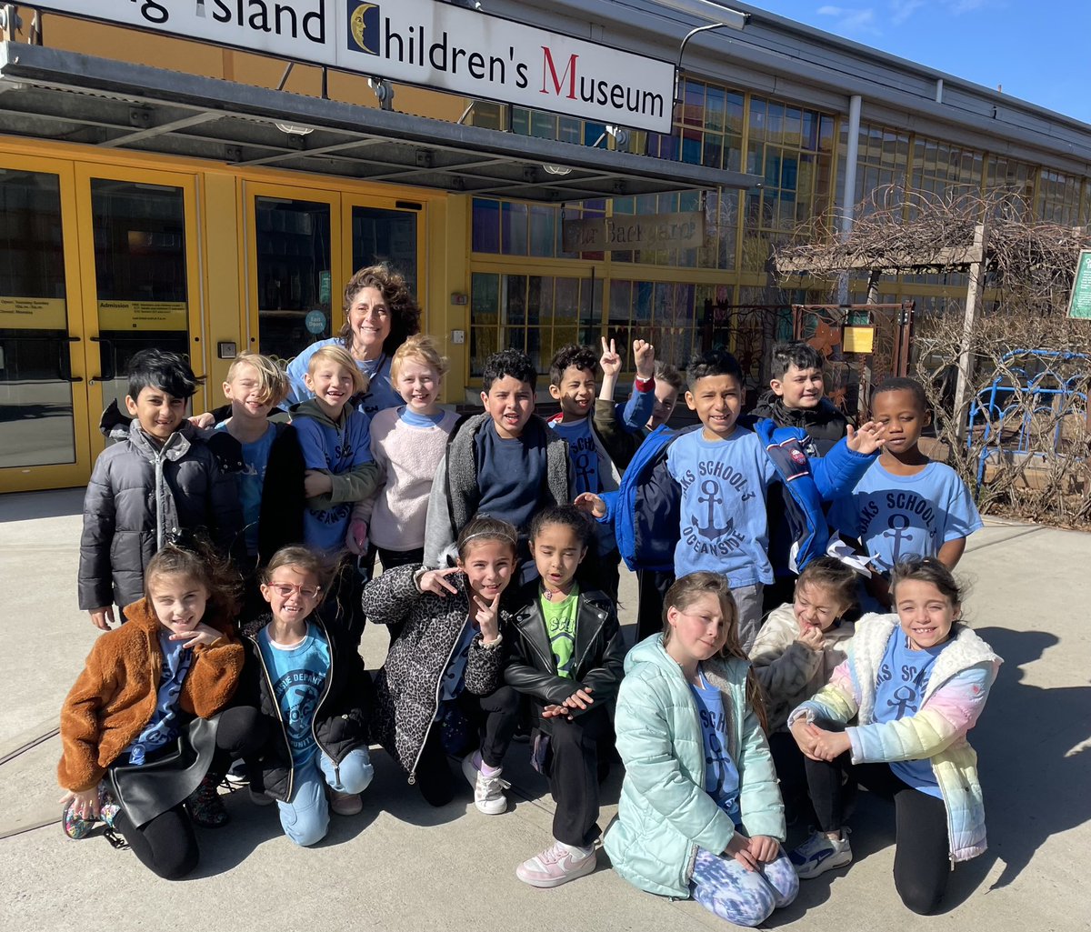 wendy_rossberg's tweet photo. First field trip EVER for all these 2nd graders. Smiles everywhere at the LICM today! @OaksSchool3 @OSchoolsPR #fieldtripfun #LICM https://t.co/QtrpH7JHUQ