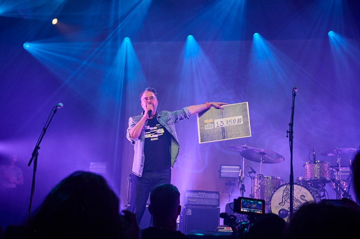 Bedankt voor jullie massale komst en medewerking. Wat een geweldige avond was KINK x Hedon Live voor Giro 555! Een prachtige voorlopige tussenstand en morgenochtend om 08:15 uur hoor je bij @michielveenstra  in het programma KINKSTART op <a href="/KINKpuntnl/">KINK</a> de eindstand.