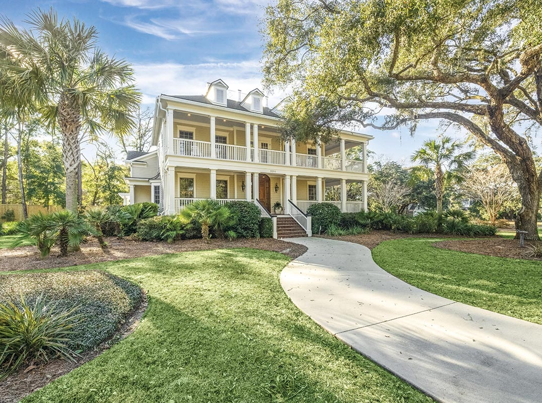 luxuryhomemag's tweet photo. 📣 LHM Luxury Showcase ~ Charleston Edition LHM 
Explore LHM Charleston and the Lowcountry's gorgeous listings featured in their latest edition. Head over to our bio link to explore Charleston Luxury Homes, the latest digital edition, and more.⁠
https://t.co/a360Cne6H3 https://t.co/Nz4IwpovMu