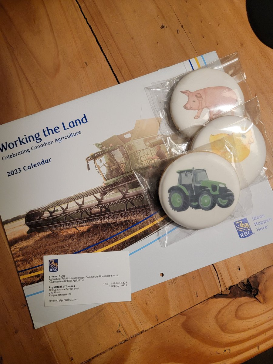 GigerBrianna's tweet photo. Happy #CdnAgDay! I’m beyond thankful to be a part of the agricultural industry, and I am grateful for all of the amazing people I've met along the way and get to work with everyday doing what I love! #RBCAg https://t.co/B3xqhb8lBy