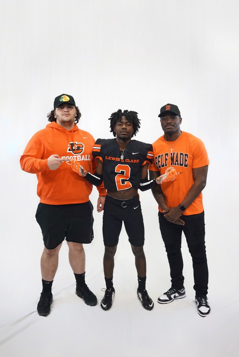 marquis_will's tweet photo. Just want to take time and appreciate the time I had this weekend up at @LCPiosFB I appreciate all the coaches and players that showed love!! Can’t wait to see what the future holds. Roll pios! 

@JoeBushman5 @CoachMachadojr @coach_schaft @Coach_DanFields @CoachMikeLew @RandyH05 https://t.co/zy4fcprvP5