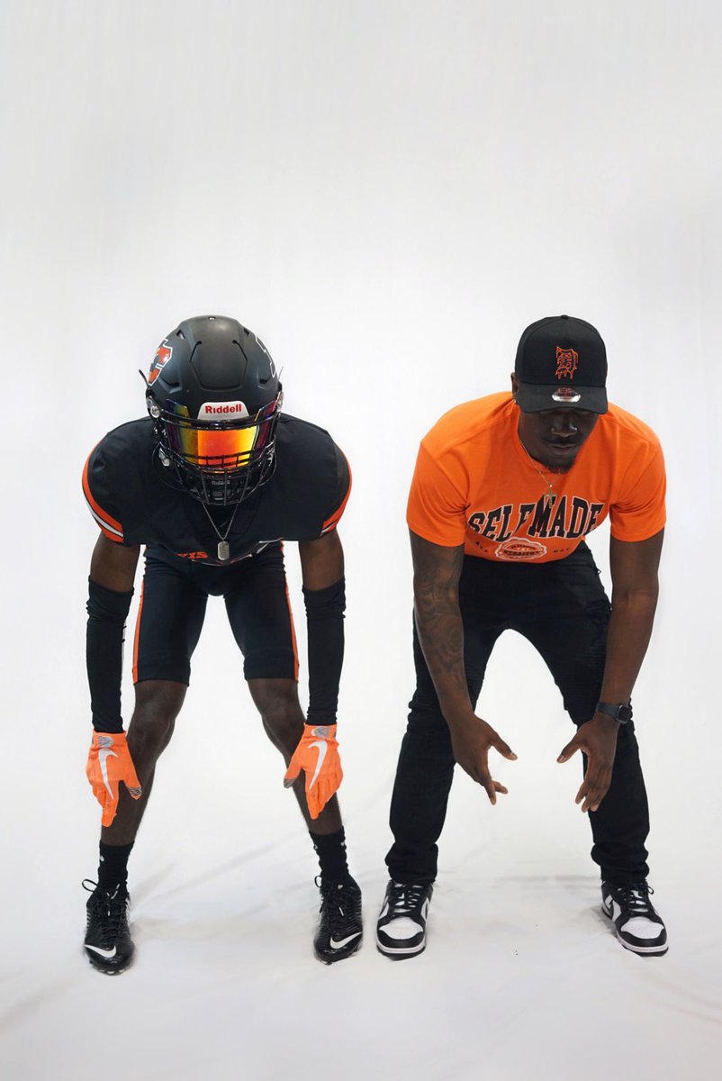 marquis_will's tweet photo. Just want to take time and appreciate the time I had this weekend up at @LCPiosFB I appreciate all the coaches and players that showed love!! Can’t wait to see what the future holds. Roll pios! 

@JoeBushman5 @CoachMachadojr @coach_schaft @Coach_DanFields @CoachMikeLew @RandyH05 https://t.co/zy4fcprvP5