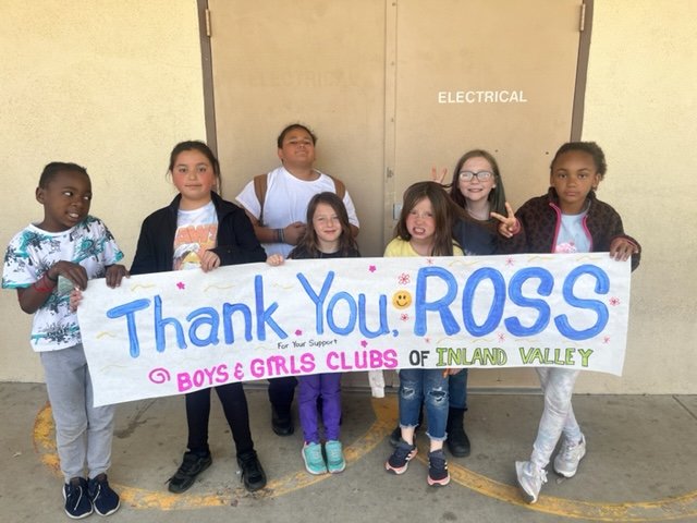 MenifeeBGC's tweet photo. Through 3/5, donate at checkout to support #GreatFutures for America’s youth when you visit Ross. Ross will match the first $400K raised! https://t.co/SzyiNS3s5M