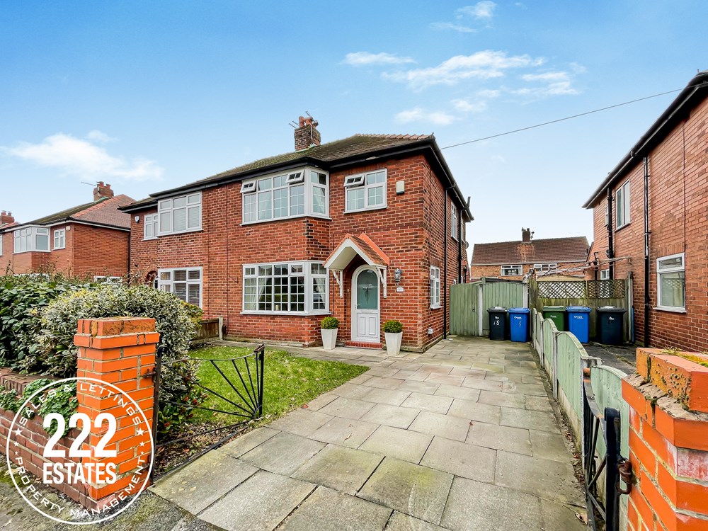 222Ltd's tweet photo. Beautifully presented 3 Bedroom semi-detached, Conservatory, Ground floor extension for kitchen, Garden Fronted and Generous Rear Garden, Parking at front for multiple vehicles, Private &amp; not overlooked at front, Detached garage https://t.co/IFjFyPfT0m