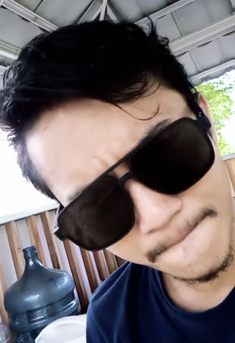 Pagiku cerah,matahari bersinar