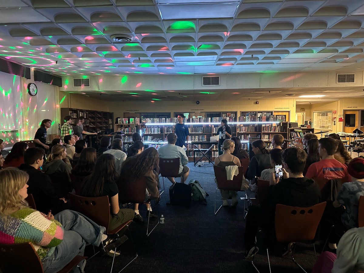 HaddonfieldHS's tweet photo. Stand With Camden hosts a packed house tonight for Open Mic Night!  Haddonfield's Co-Ed Acapella Group lead off with beautiful renditions of Just the Way You Are, Hallelujah, and Go the Distance.  More performances by HMHS students to follow! https://t.co/wlrAoGaJPl