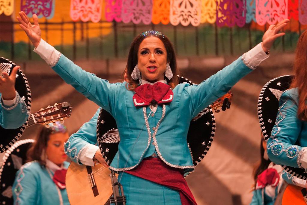 Revista Grada (@revistagrada) on Twitter photo 🔴 CRÓNICAS DE LA ÚLTIMA SEMIFINAL EN DIRECTO.
<a href="/MurgaCastafiore/">MurgaLaCastafiore</a> mariachis del carnaval.
🔗 grada.es/directo-sigue-…
#COMBA2023 🔴 CRÓNICAS DE LA ÚLTIMA SEMIFINAL EN DIRECTO.
<a href="/MurgaCastafiore/">MurgaLaCastafiore</a> mariachis del carnaval.
🔗 grada.es/directo-sigue-…
#COMBA2023
