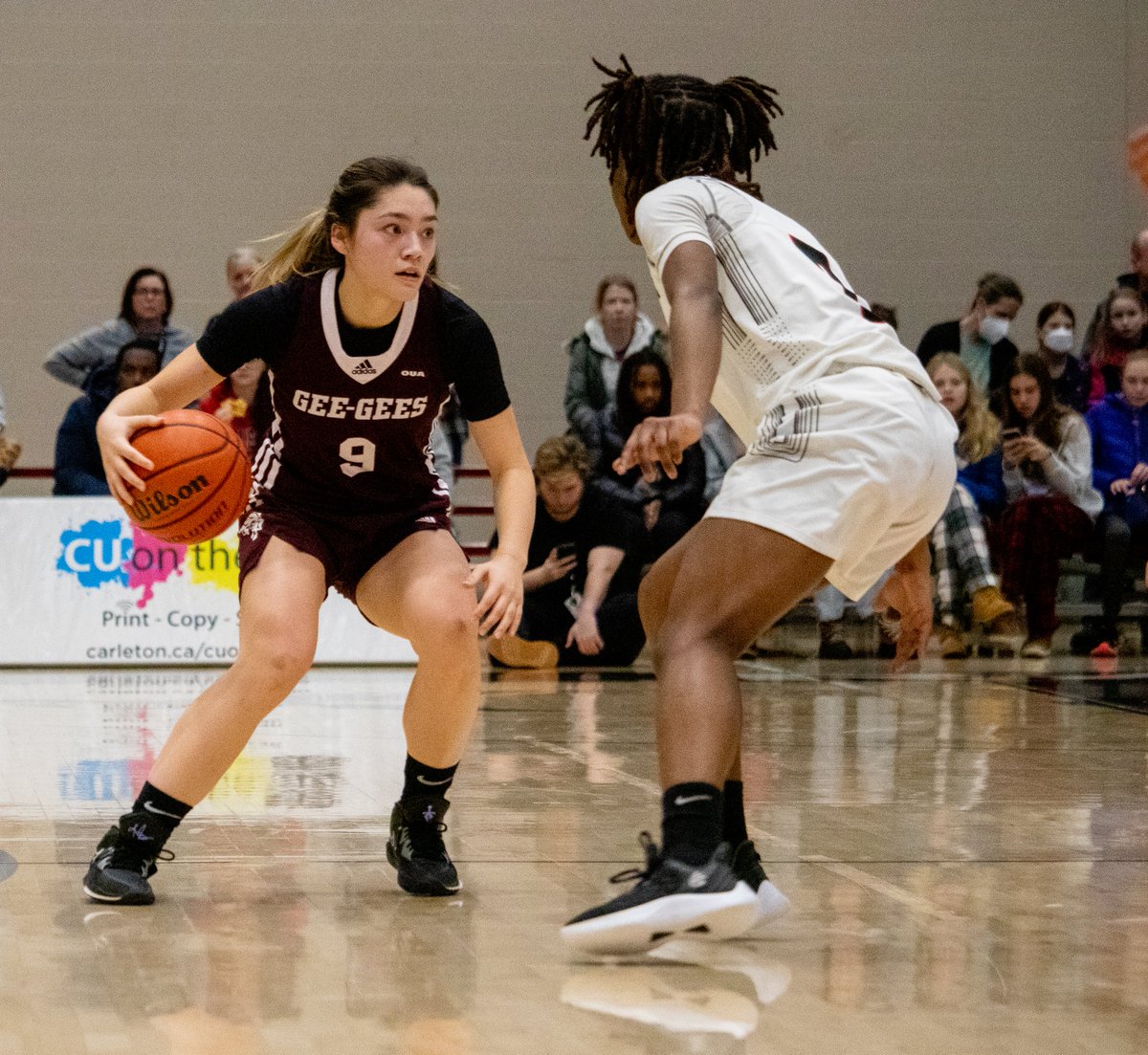 _Rich_Coffey's tweet photo. OUA WBB: The @CURavens took the win at #CapHoops 12 days ago, but tonight it's 34-27 for the @uOttawaGeeGees after the first half at the Ravens' Nest.

A couple 📸 from the first half. 

#USPORTS | 📸: @49SPORTNET https://t.co/hyIfBTppFL