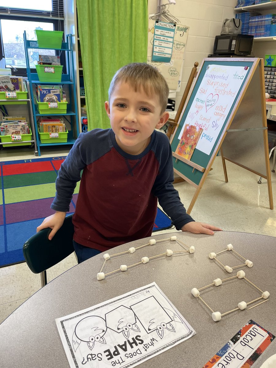 Hodorowski1stgr's tweet photo. We built shapes today to help identify defining attributes!  @EES_Mustangs https://t.co/C2CPOCsxWm