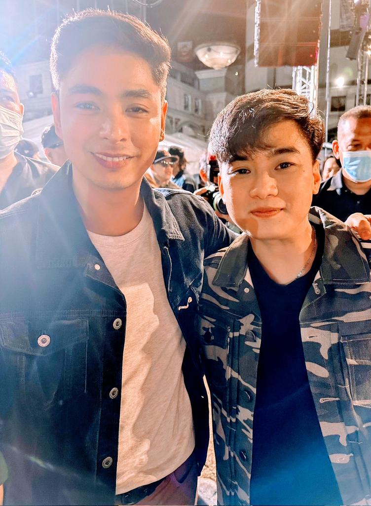 ❤️ Mr. @BryanChong 🍒🌿
⭐️ Idol Philippines Season 2
Top 4 ✨
meets
💚 Mr. @CocoMartin 🍏☘️
⭐️ The only one Primetime King  👑 ✨
#BatangQuiapo 
#CocoMartin
#BryanChong