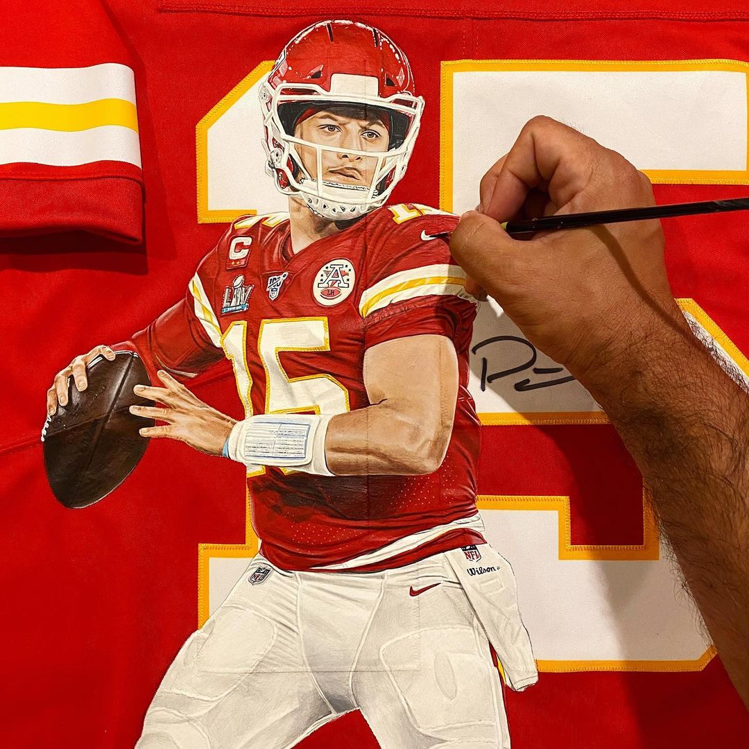 Super Bowl MVP <a href="/PatrickMahomes/">Patrick Mahomes II</a>, what a cool pho....

Oh, wait. This is no photo. THIS IS A PAINTING! 🤯  

📸 markkannellfineart/Instagram ➡️ profootballhof.me/MarkKannell