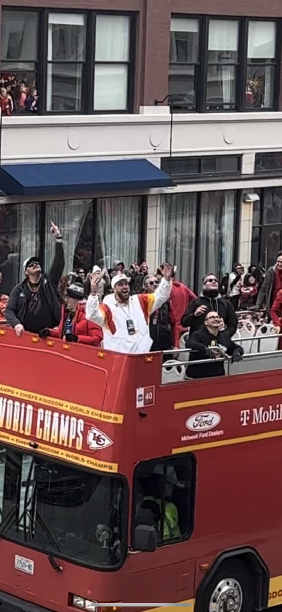 SharonChenTV's tweet photo. PARADE DAY - What an incredible experience covering the @Chiefs #victoryparade!! So much fun and what an honor! Loving this #KCLife!! ❤️💛❤️💛
@KCTV5 https://t.co/ErKUdR8qum