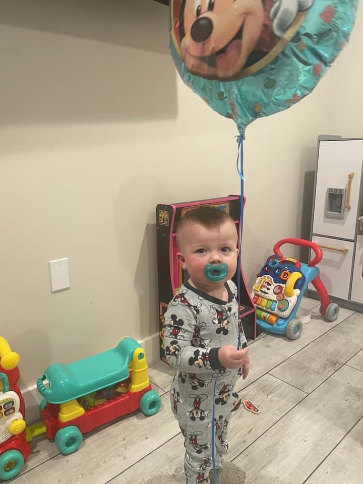 kellsbean's tweet image. Only thing I care about right now is Cole and his balloon 🎈